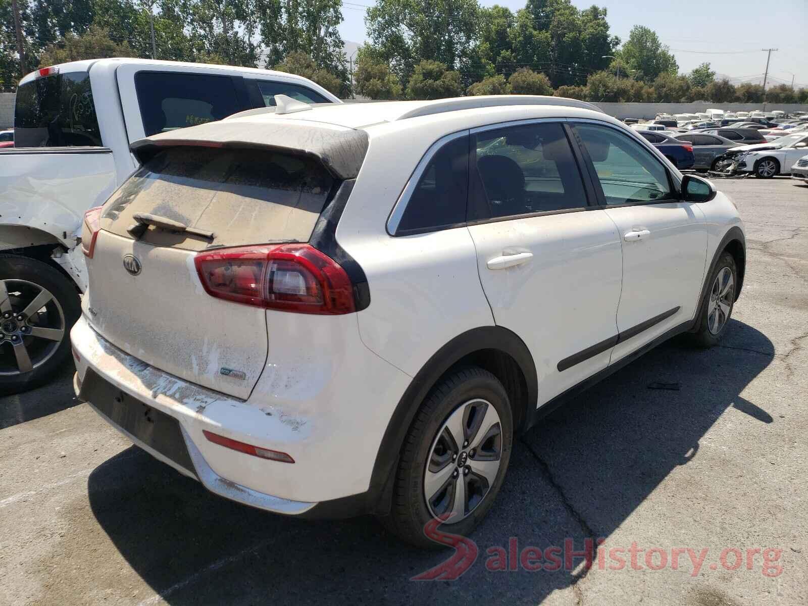 KNDCB3LC5J5210323 2018 KIA NIRO