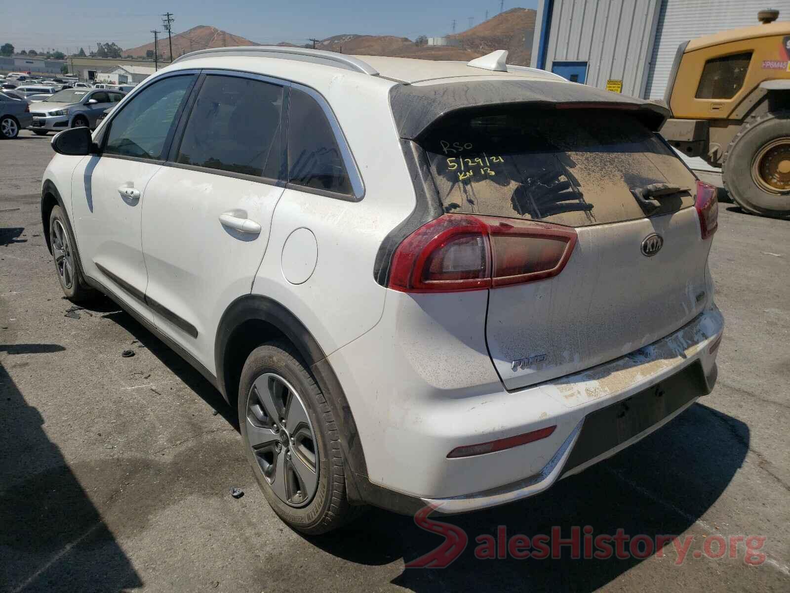 KNDCB3LC5J5210323 2018 KIA NIRO