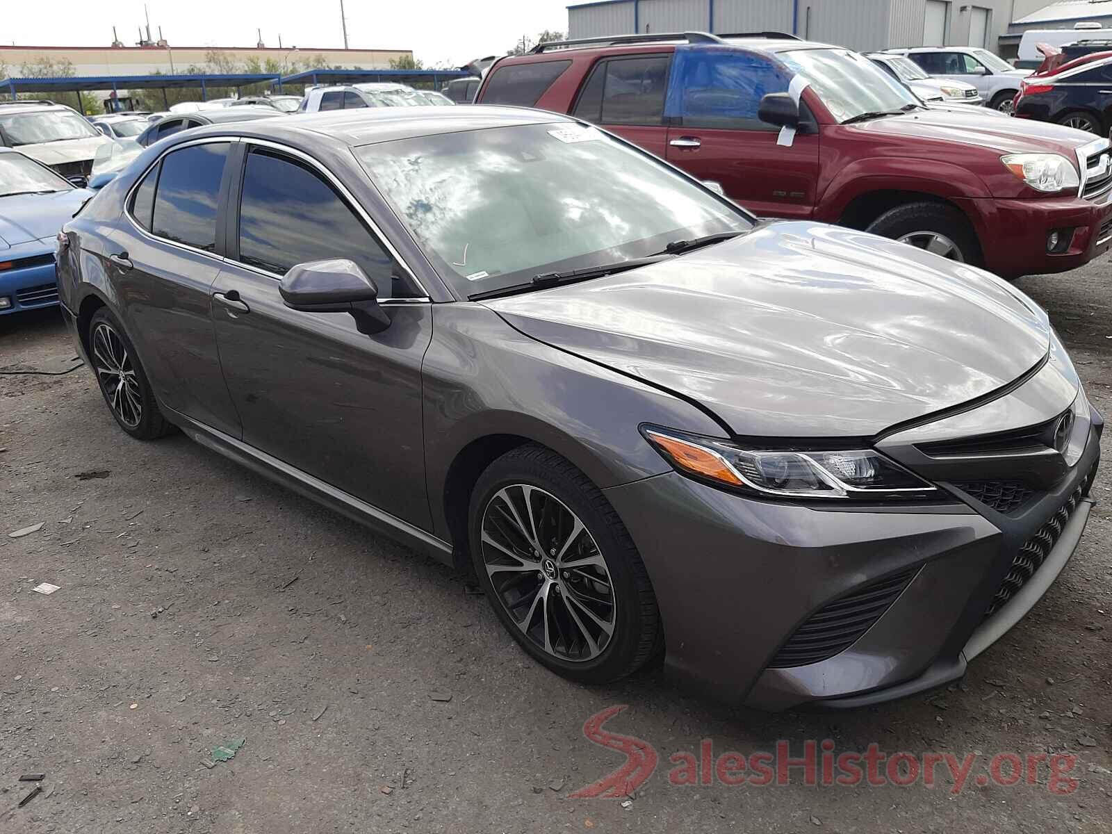 4T1B11HK0JU516429 2018 TOYOTA CAMRY