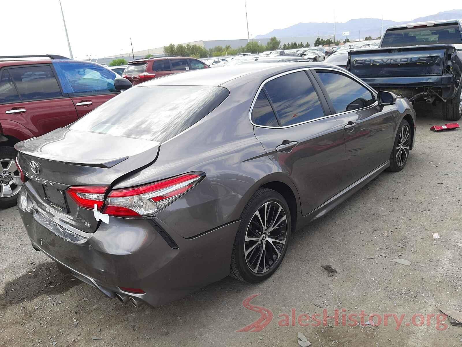 4T1B11HK0JU516429 2018 TOYOTA CAMRY