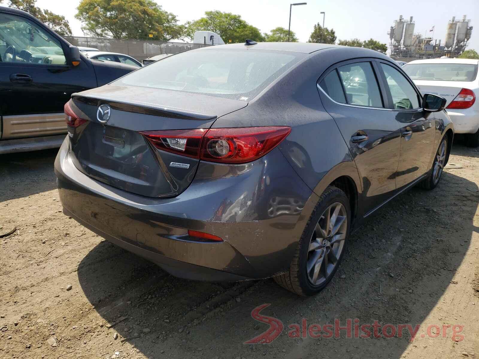 3MZBN1V33JM174028 2018 MAZDA 3