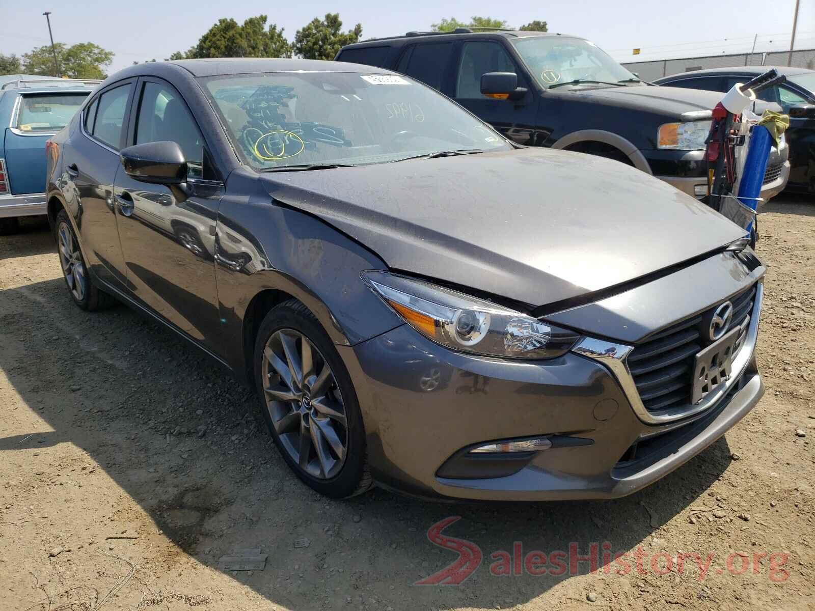 3MZBN1V33JM174028 2018 MAZDA 3