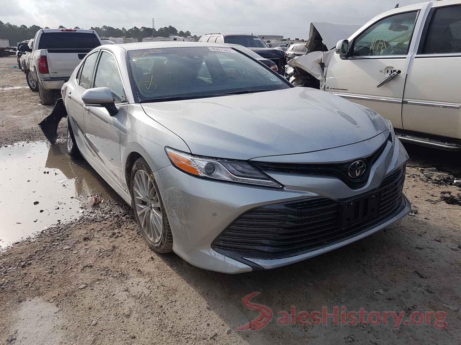 4T1B11HK0JU529195 2018 TOYOTA CAMRY