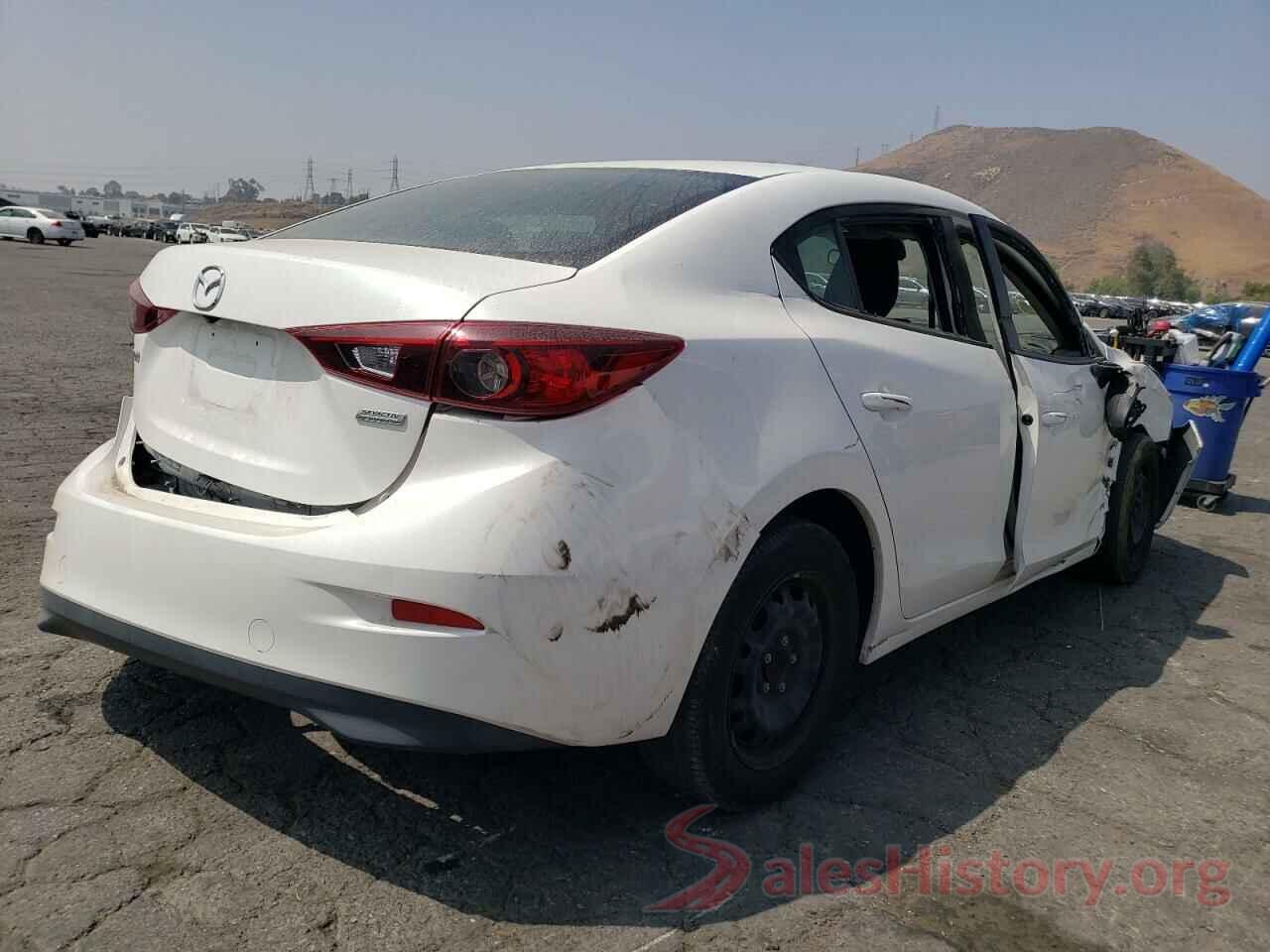 3MZBN1U78JM226385 2018 MAZDA 3