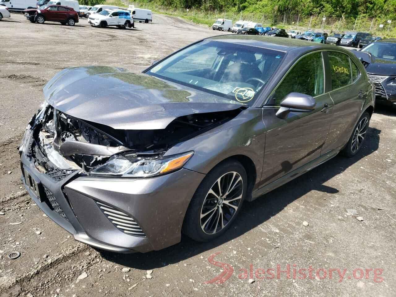 4T1B11HK3JU117949 2018 TOYOTA CAMRY