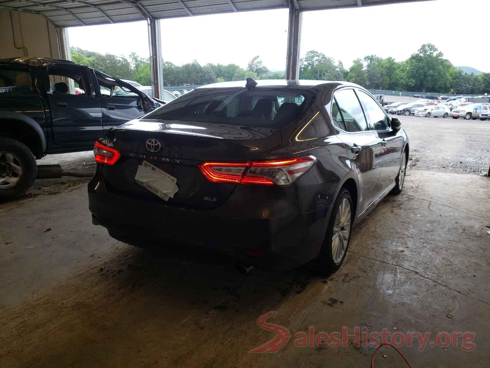 4T1B11HK2JU013873 2018 TOYOTA CAMRY