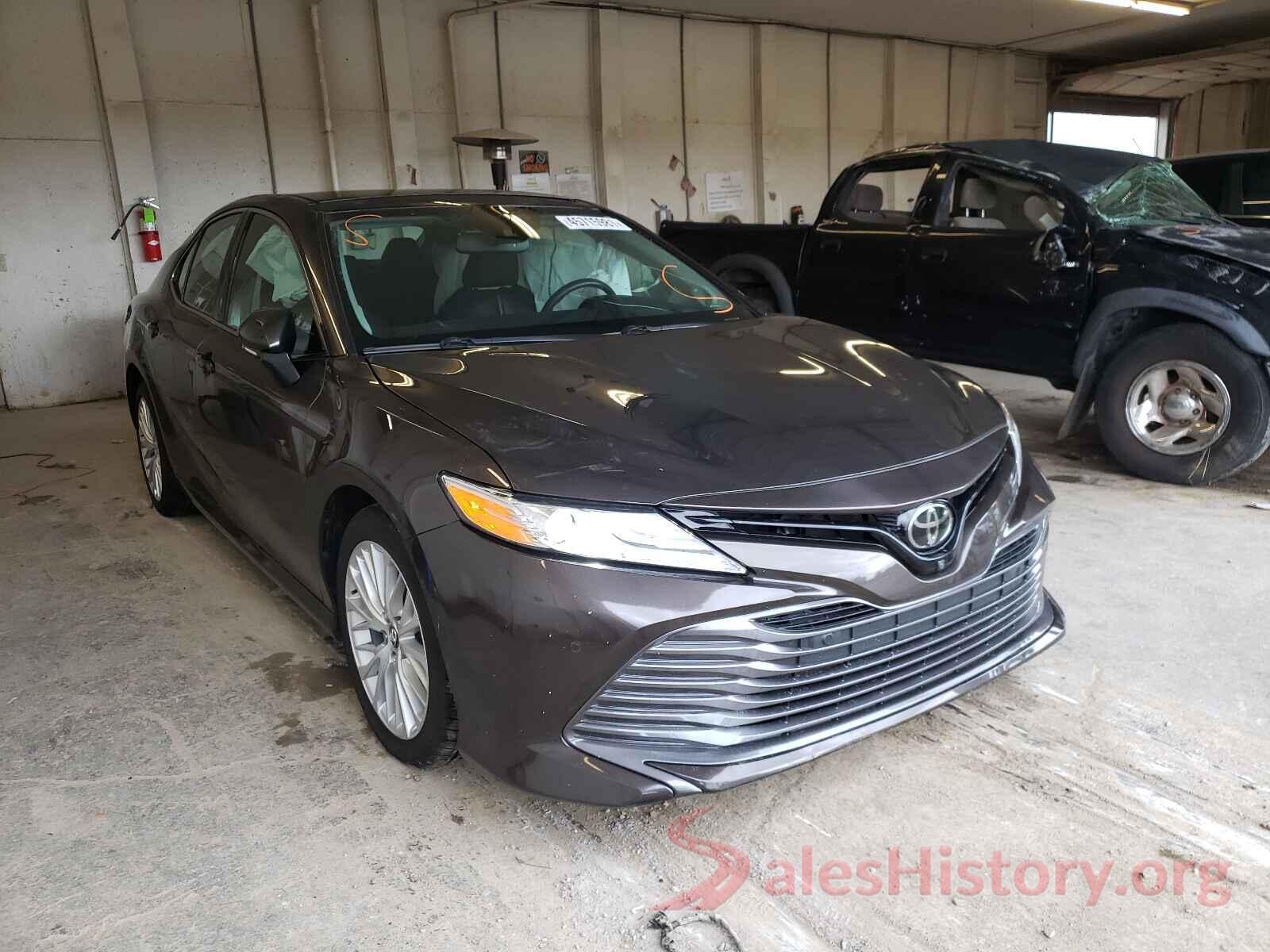 4T1B11HK2JU013873 2018 TOYOTA CAMRY