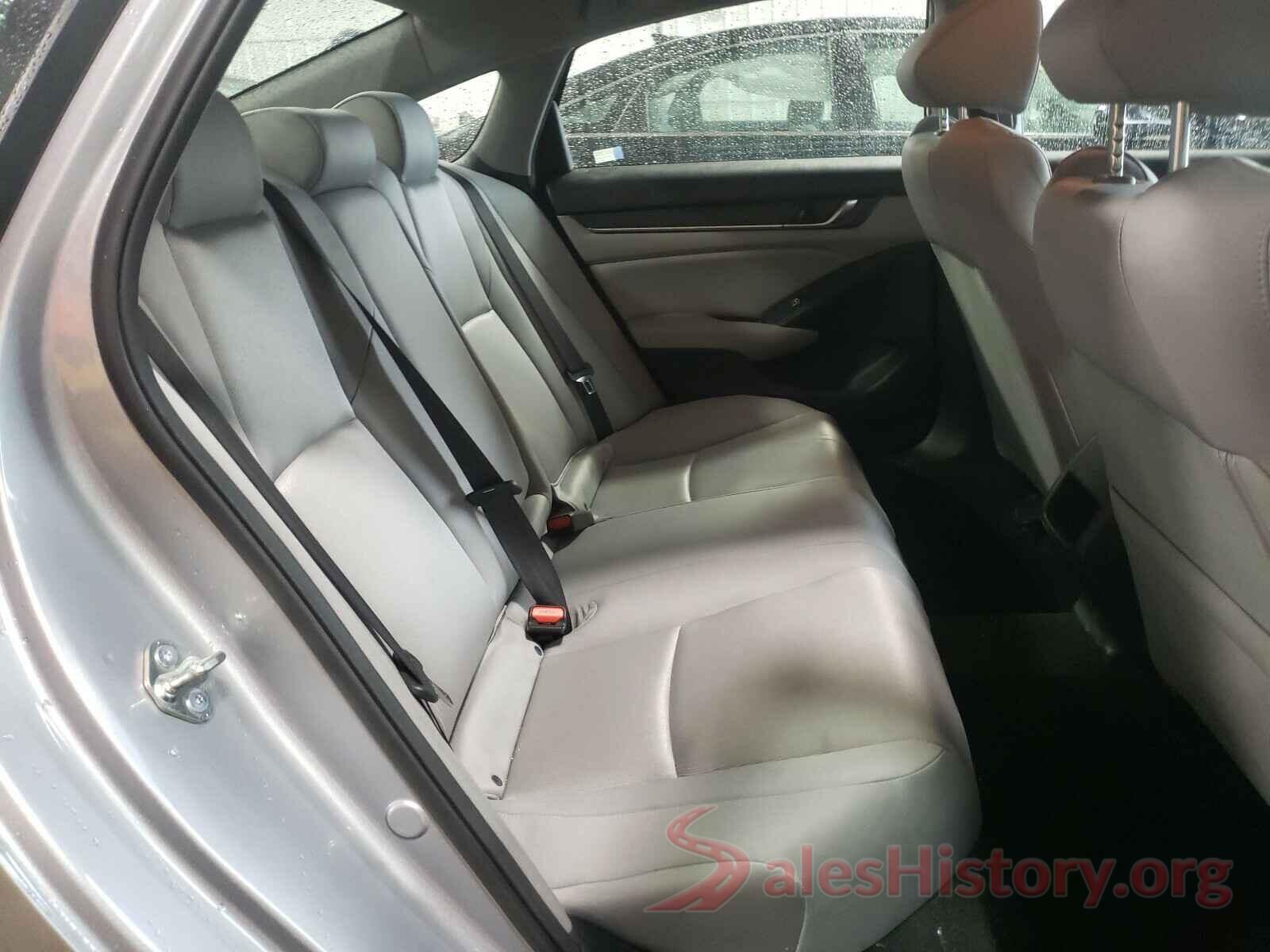 1HGCV1F15JA257074 2018 HONDA ACCORD