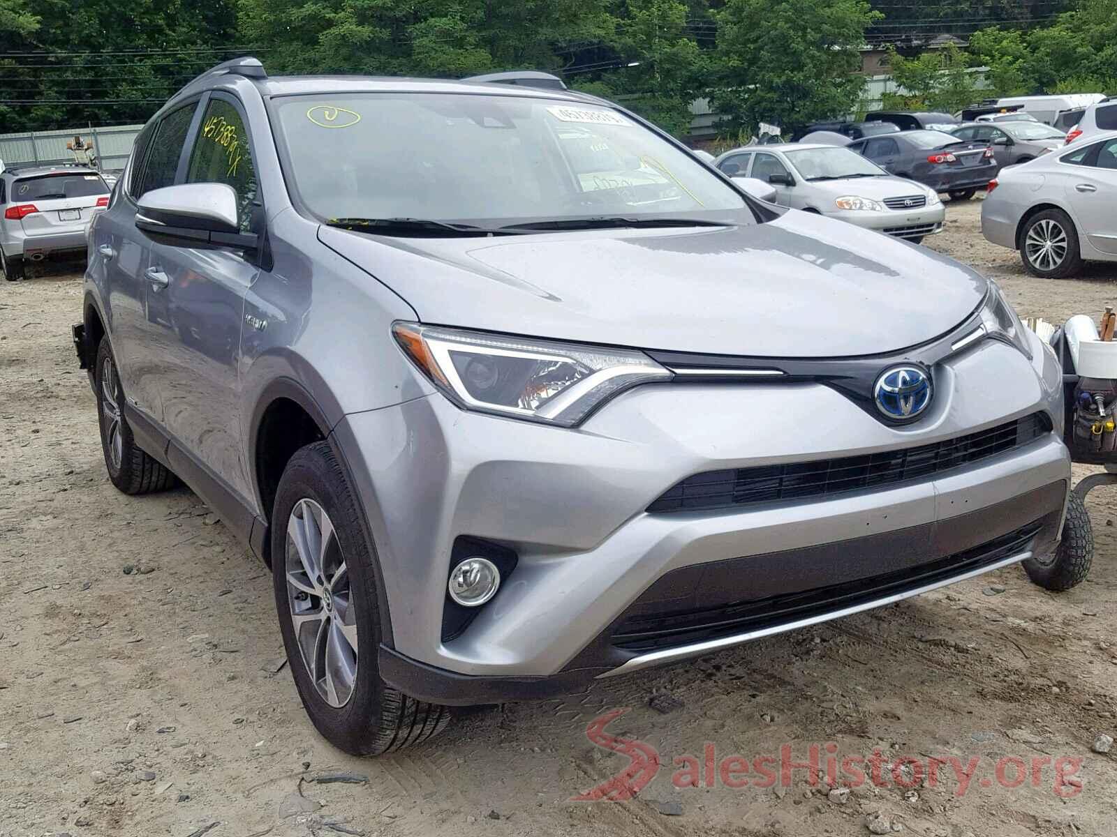 JTMRJREV6HD114909 2017 TOYOTA RAV4