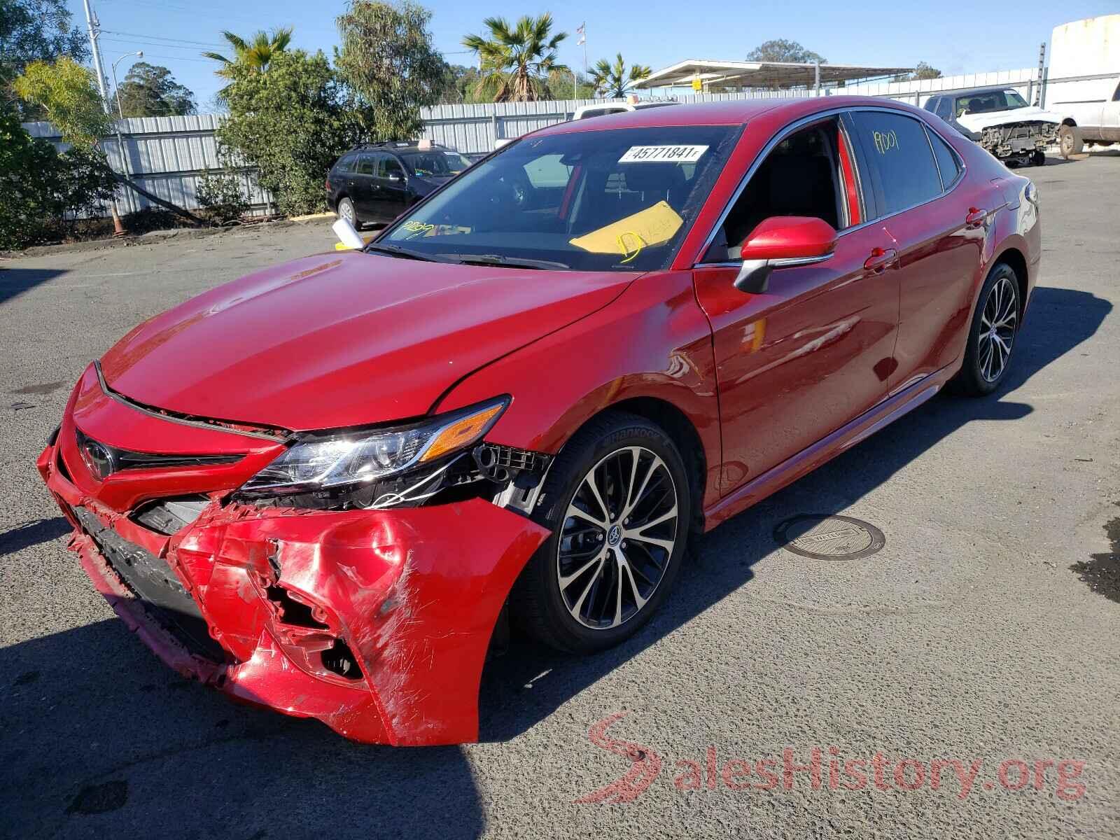 4T1B11HKXKU275318 2019 TOYOTA CAMRY