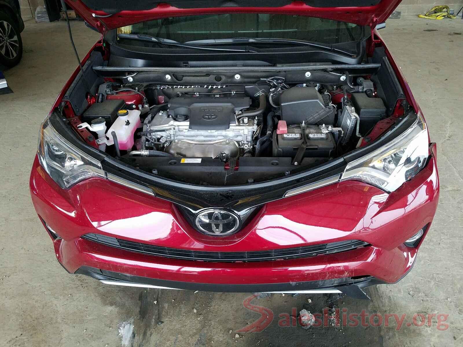 2T3YFREV5JW495528 2018 TOYOTA RAV4