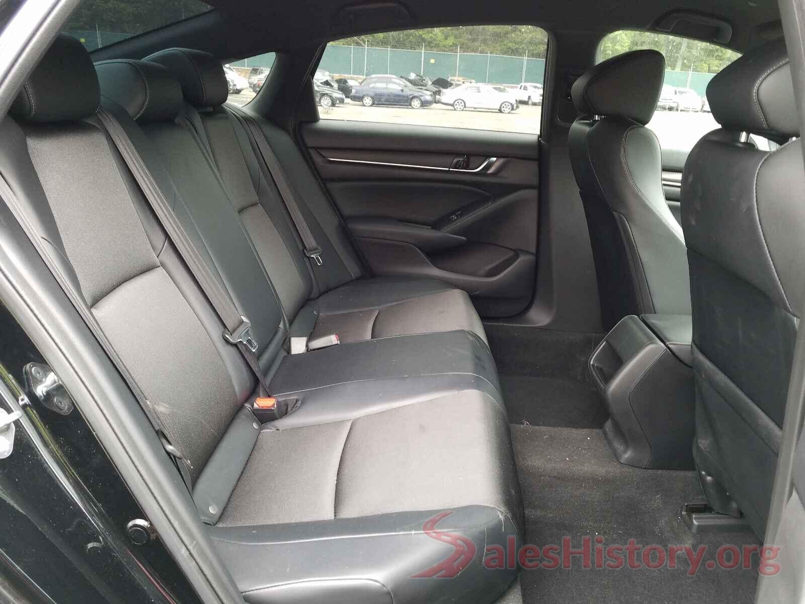 1HGCV1F3XJA267990 2018 HONDA ACCORD