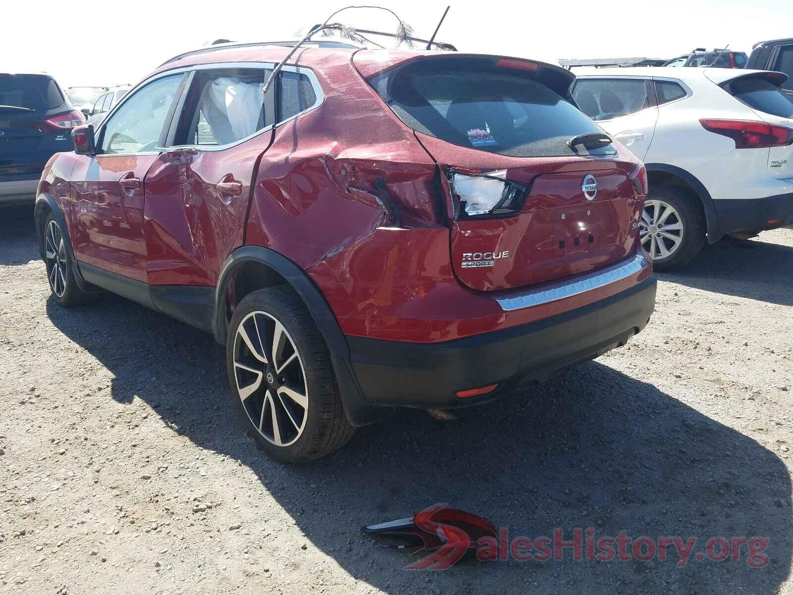 JN1BJ1CR2JW209960 2018 NISSAN ROGUE