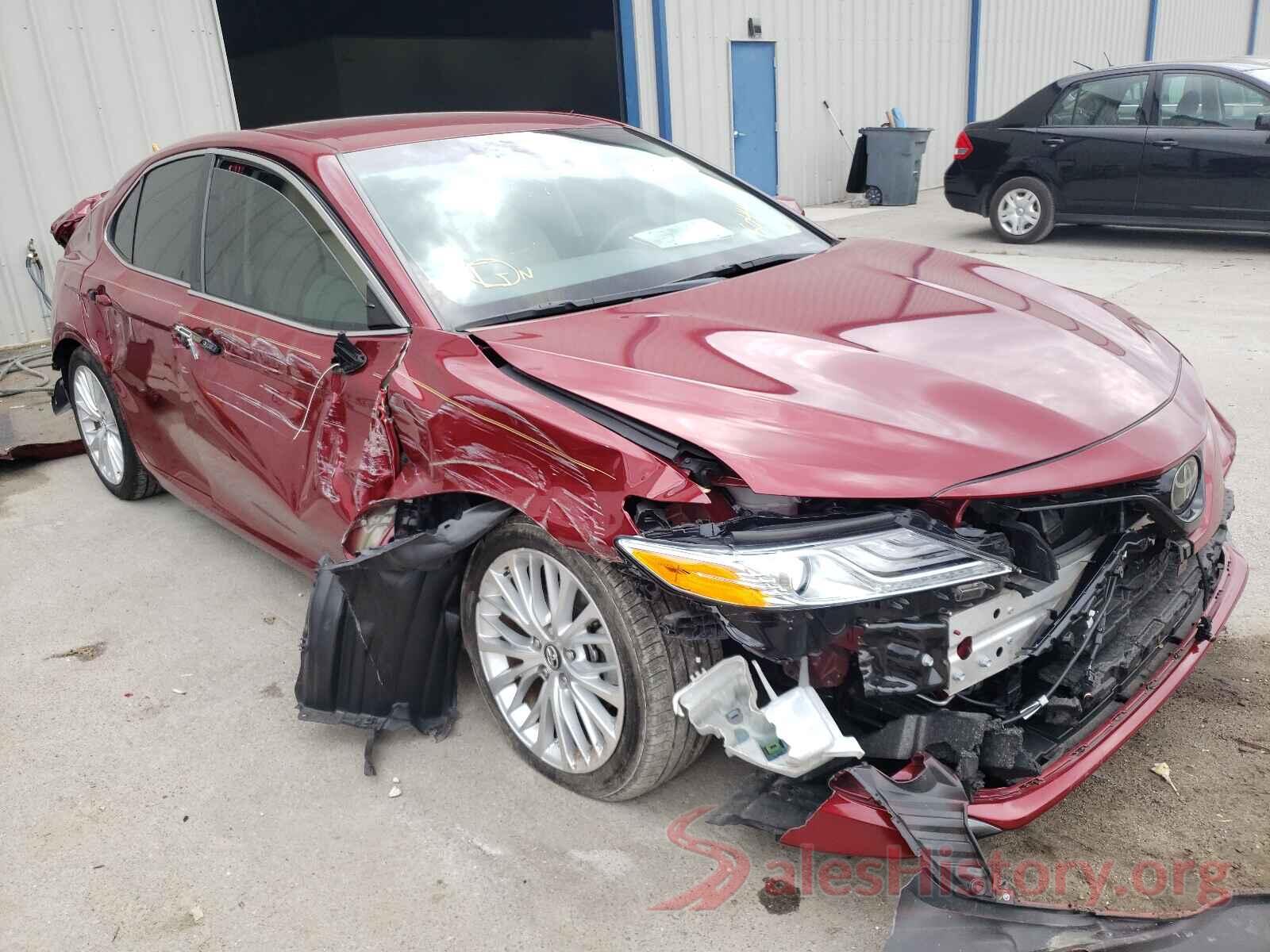 4T1B11HK2JU604401 2018 TOYOTA CAMRY