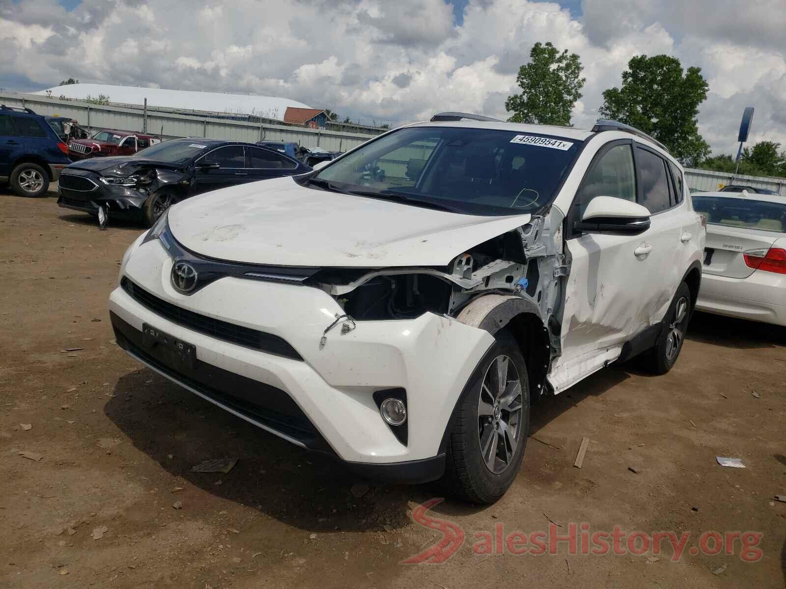 JTMRFREV7HJ112850 2017 TOYOTA RAV4