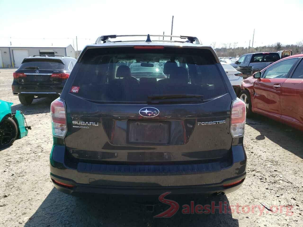 JF2SJAGC7JH586017 2018 SUBARU FORESTER