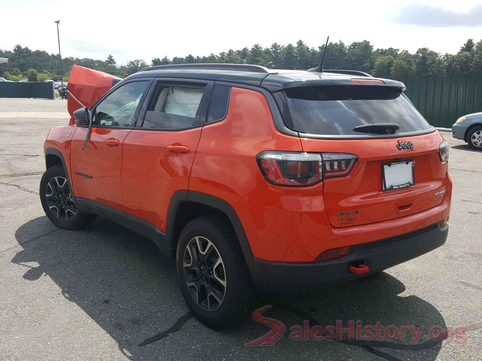 3C4NJDDB5JT499663 2018 JEEP COMPASS