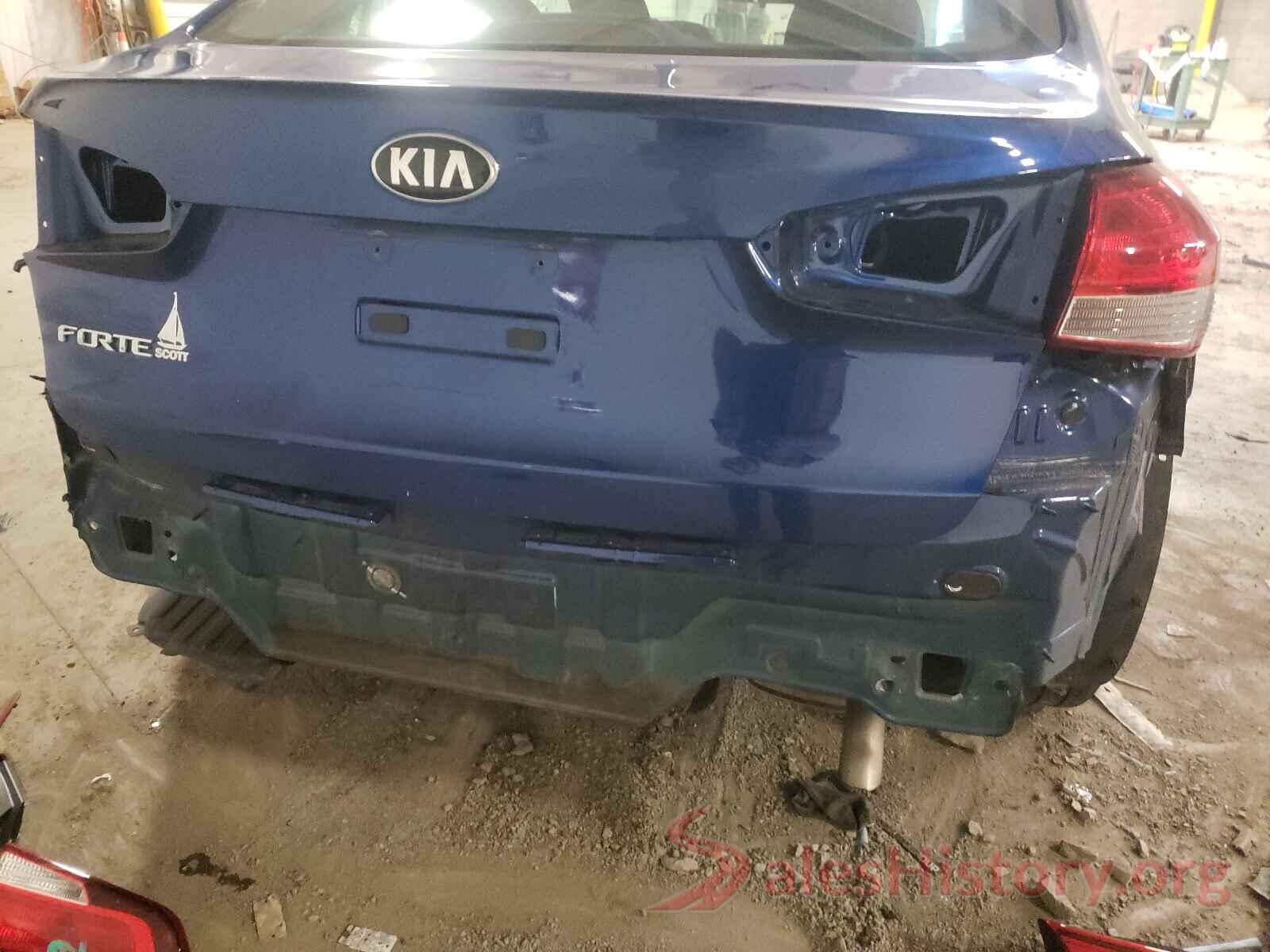 3KPFK4A72JE259427 2018 KIA FORTE