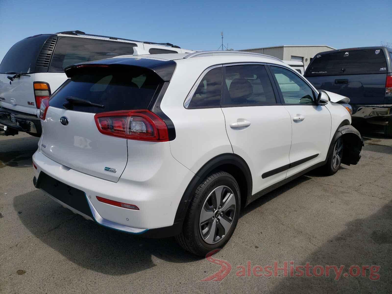 KNDCC3LD1J5147758 2018 KIA NIRO