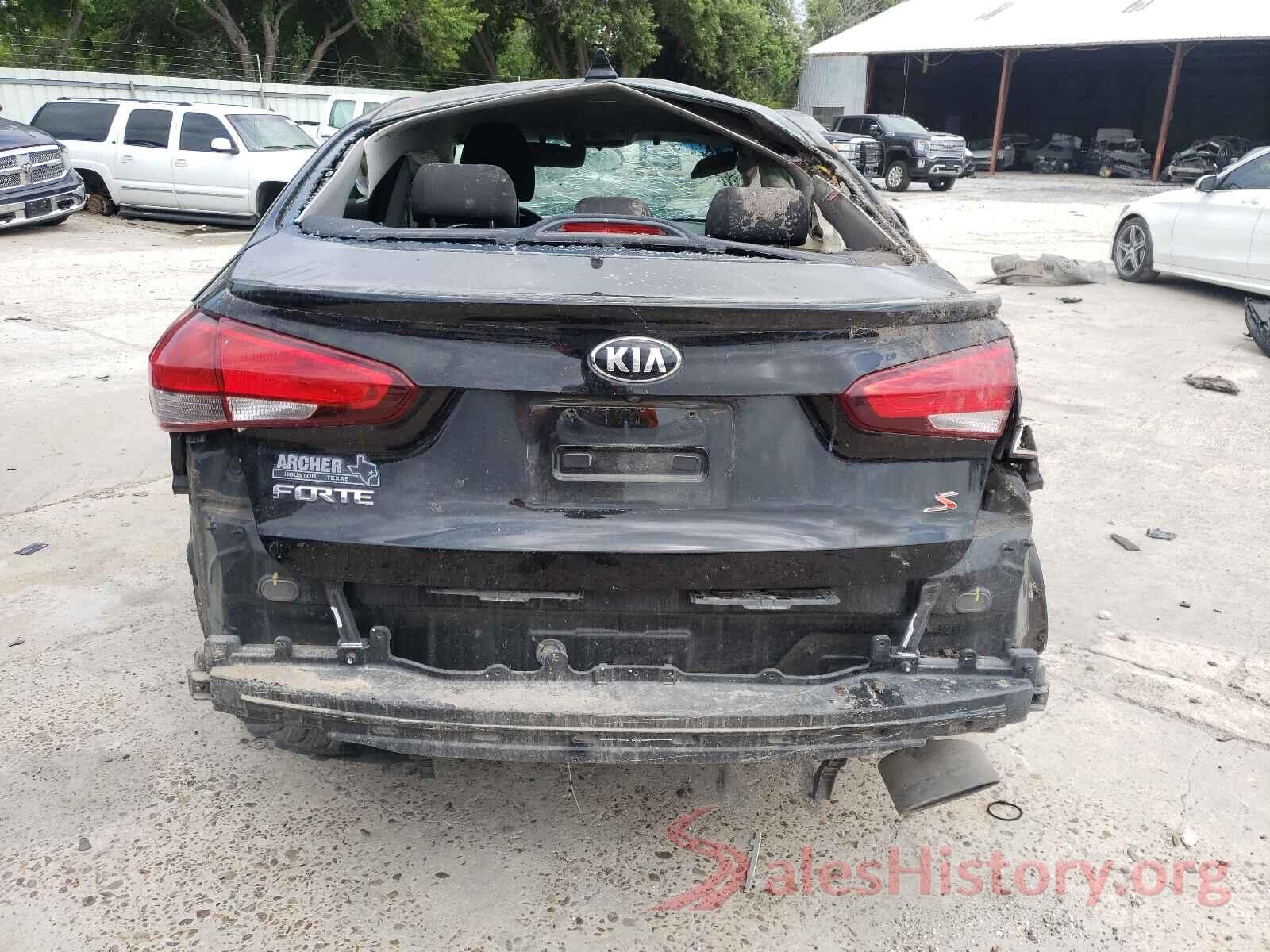 3KPFL4A71JE226335 2018 KIA FORTE