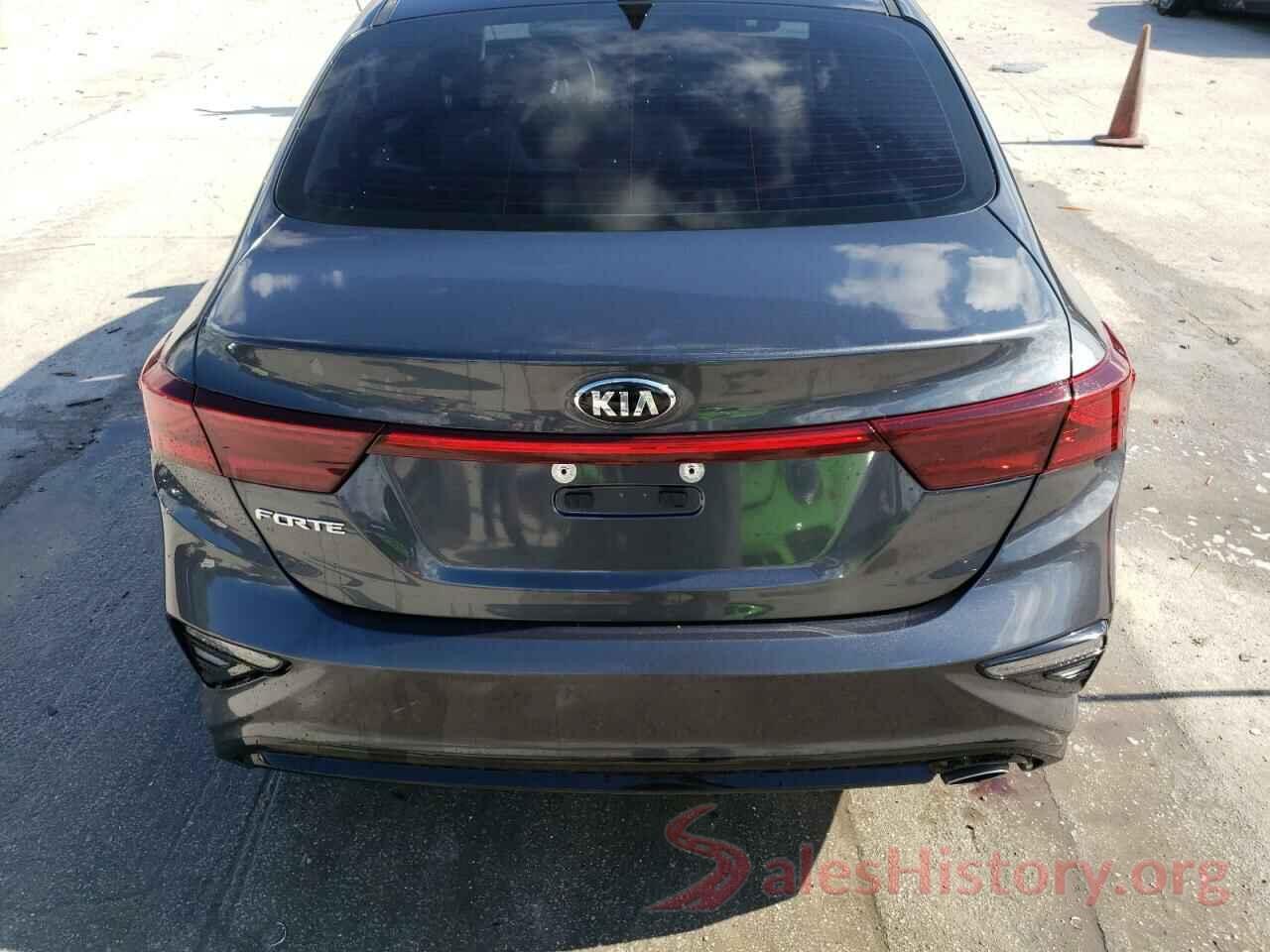 3KPF24AD8KE057621 2019 KIA FORTE