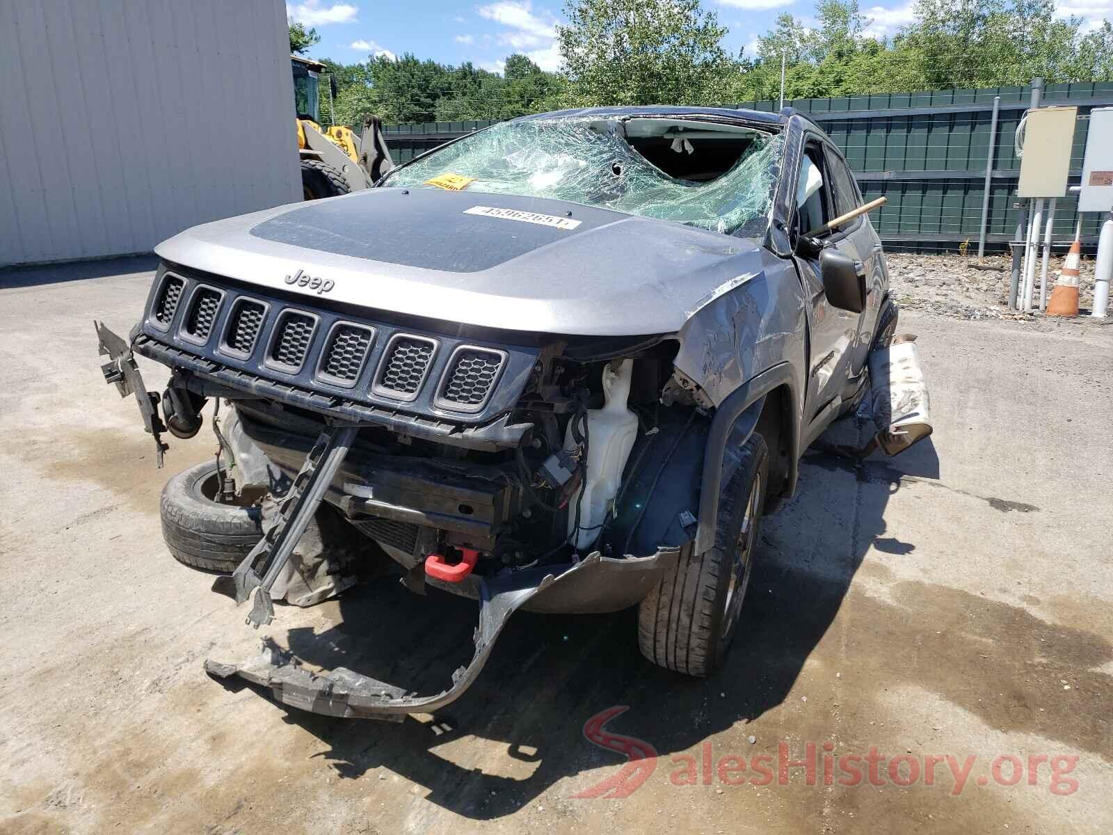 3C4NJDDB9JT174708 2018 JEEP COMPASS