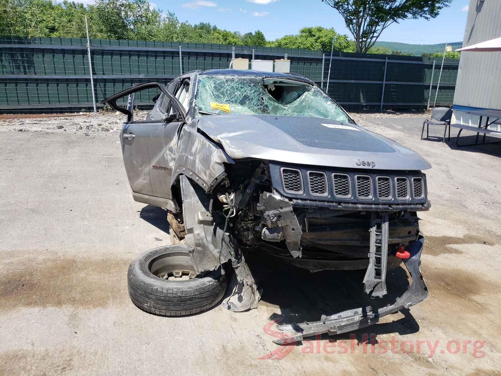 3C4NJDDB9JT174708 2018 JEEP COMPASS