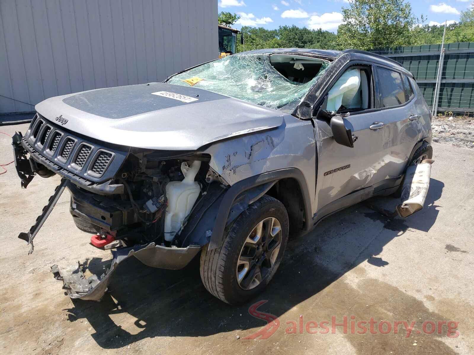 3C4NJDDB9JT174708 2018 JEEP COMPASS