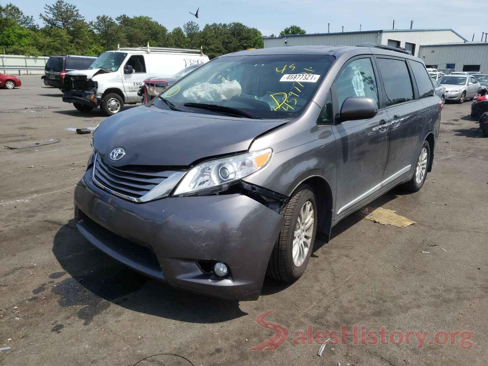 5TDYZ3DC2HS814271 2017 TOYOTA SIENNA