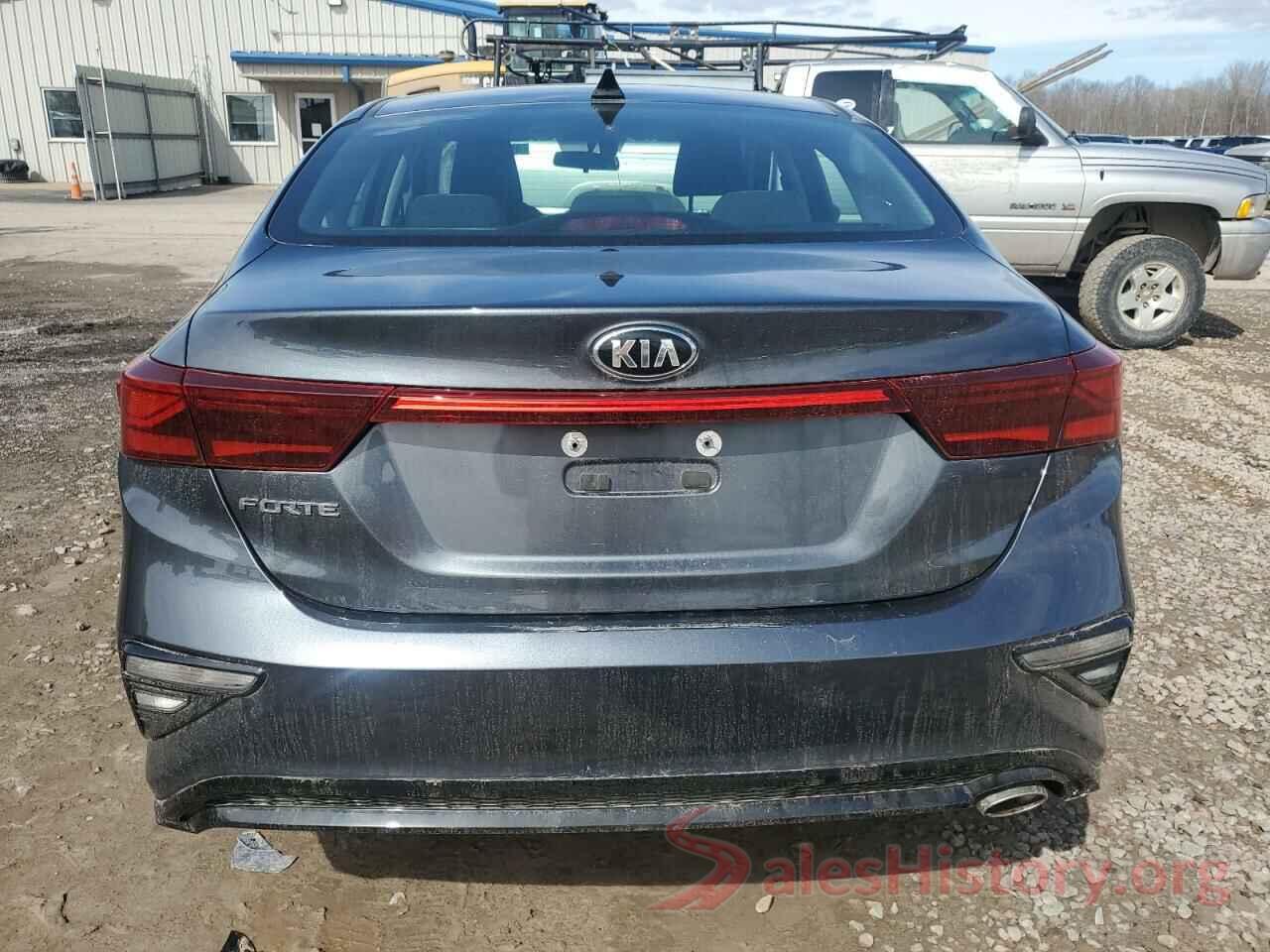 3KPF24AD8KE106185 2019 KIA FORTE