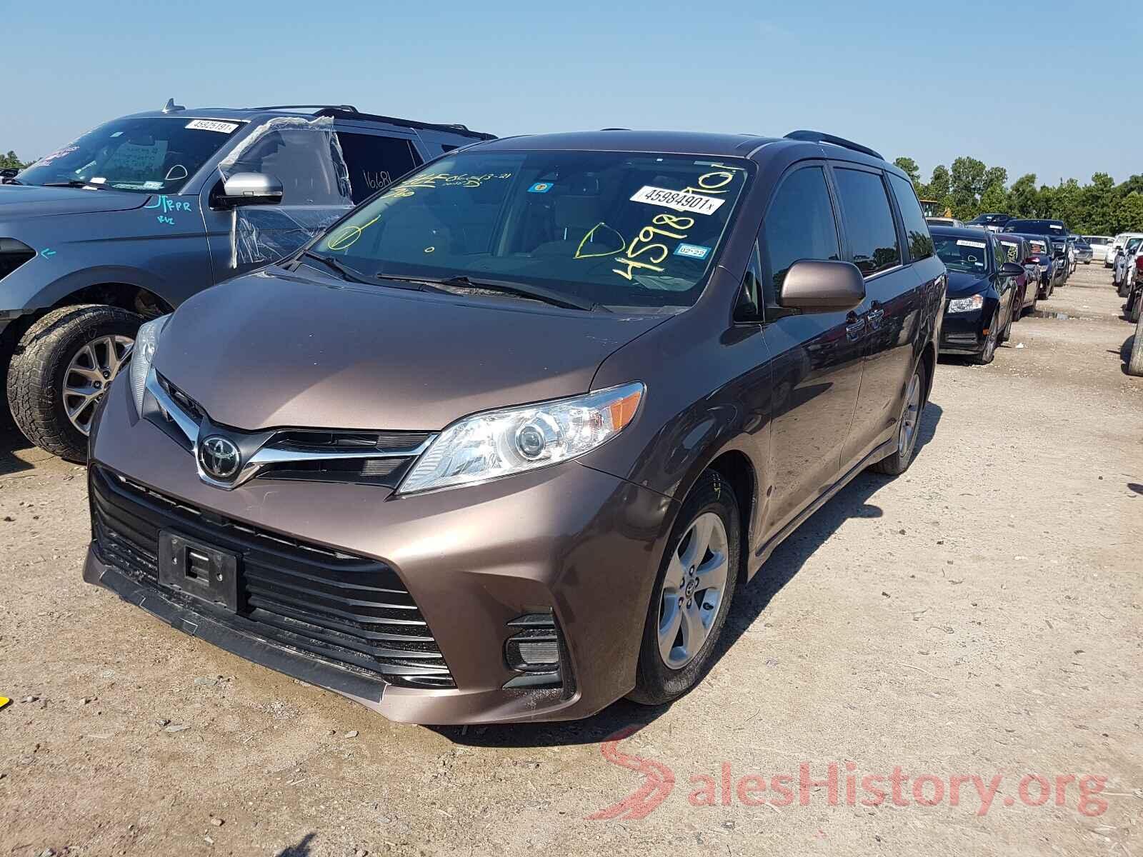 5TDKZ3DC0KS967552 2019 TOYOTA SIENNA