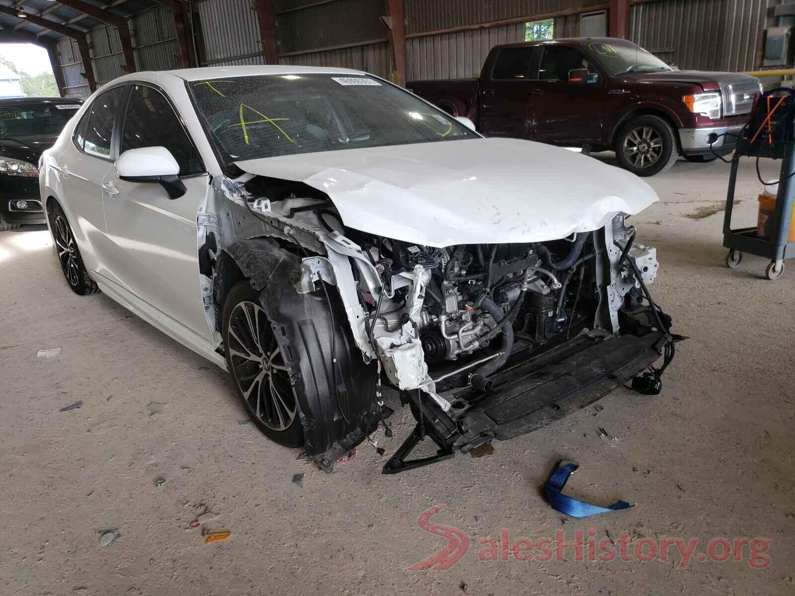 JTNB11HK0J3070160 2018 TOYOTA CAMRY