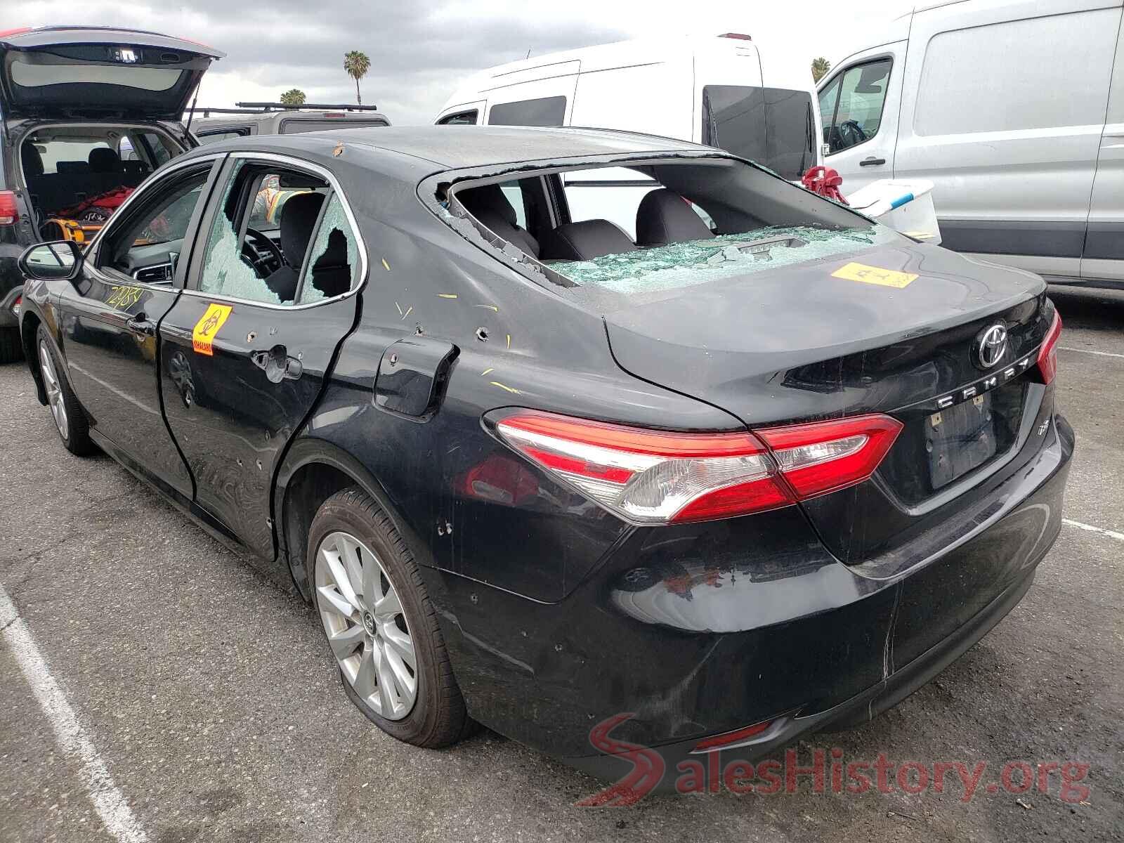 4T1B11HK4JU640011 2018 TOYOTA CAMRY