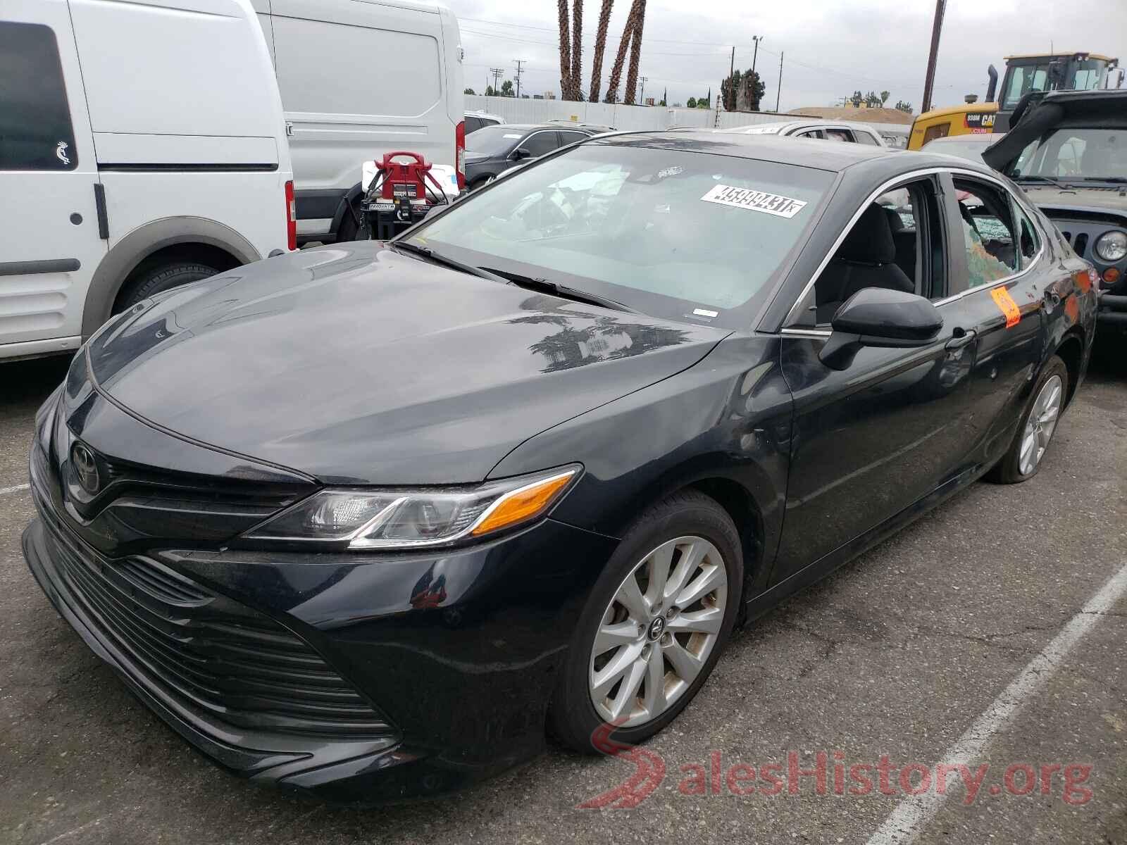 4T1B11HK4JU640011 2018 TOYOTA CAMRY