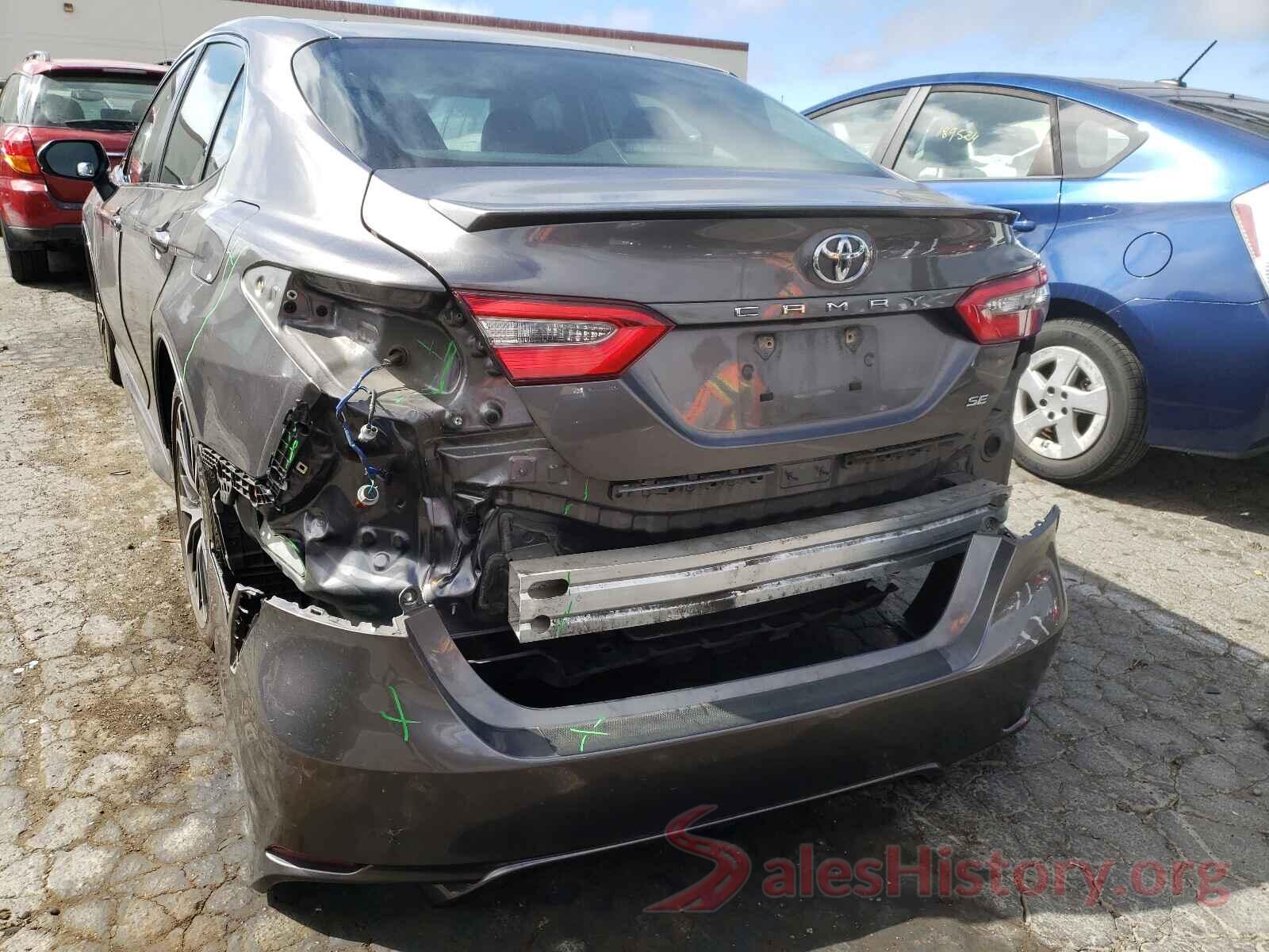 4T1B11HK8JU031178 2018 TOYOTA CAMRY