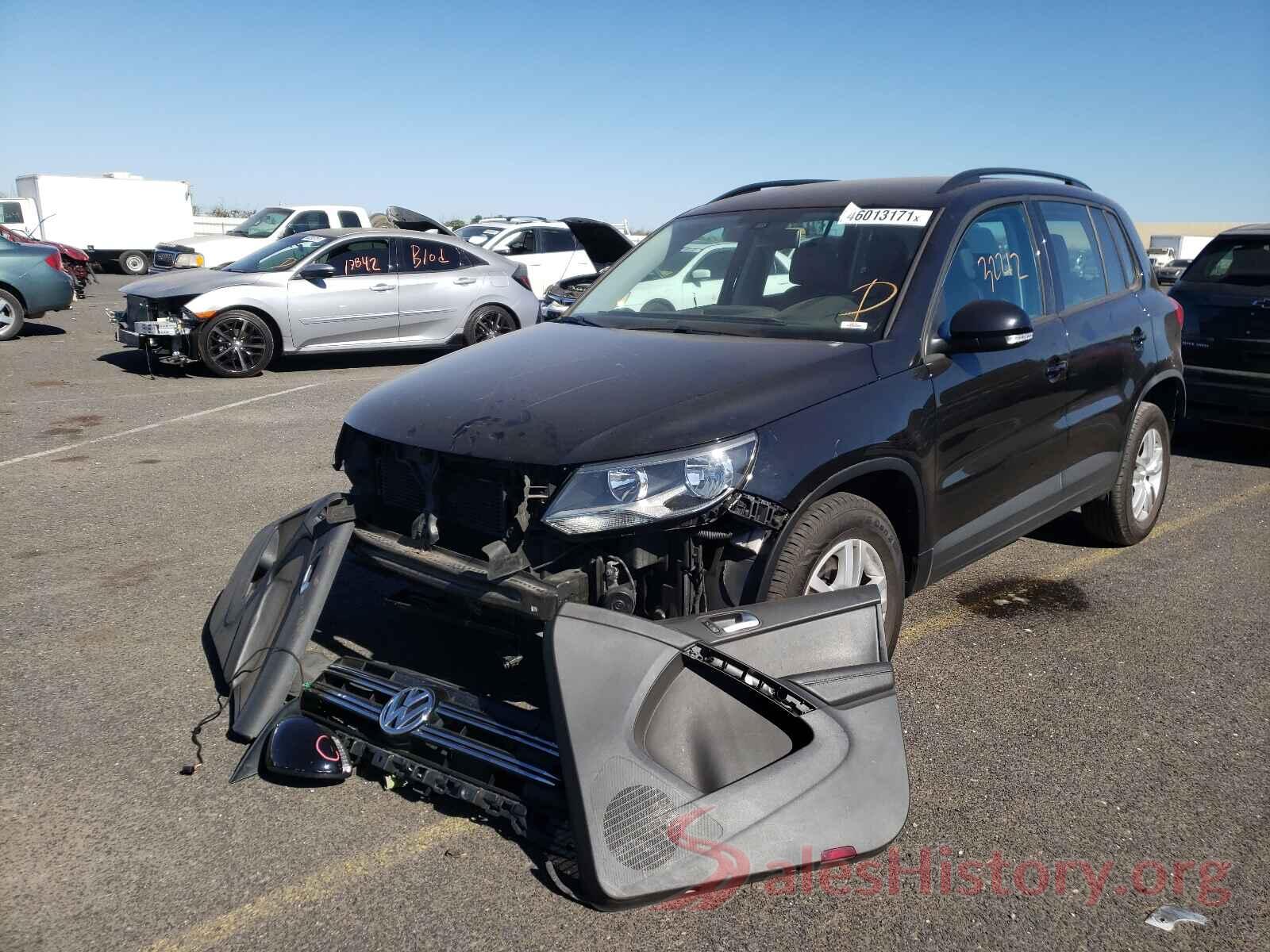 WVGBV7AX2HK023371 2017 VOLKSWAGEN TIGUAN