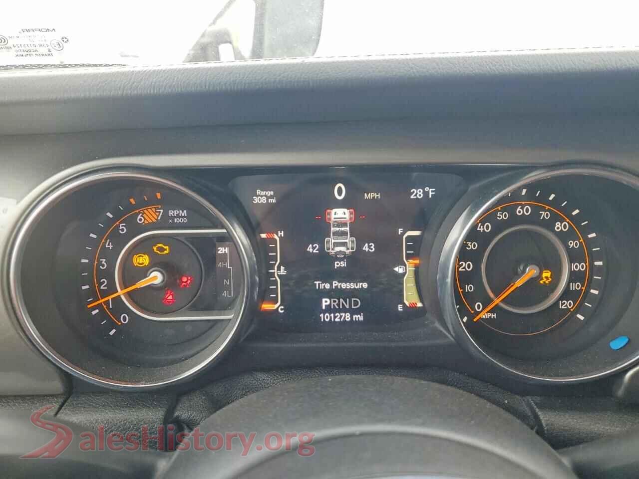 2019 JEEP WRANGLER VIN 1C4HJXEN0KW686859, interior center console