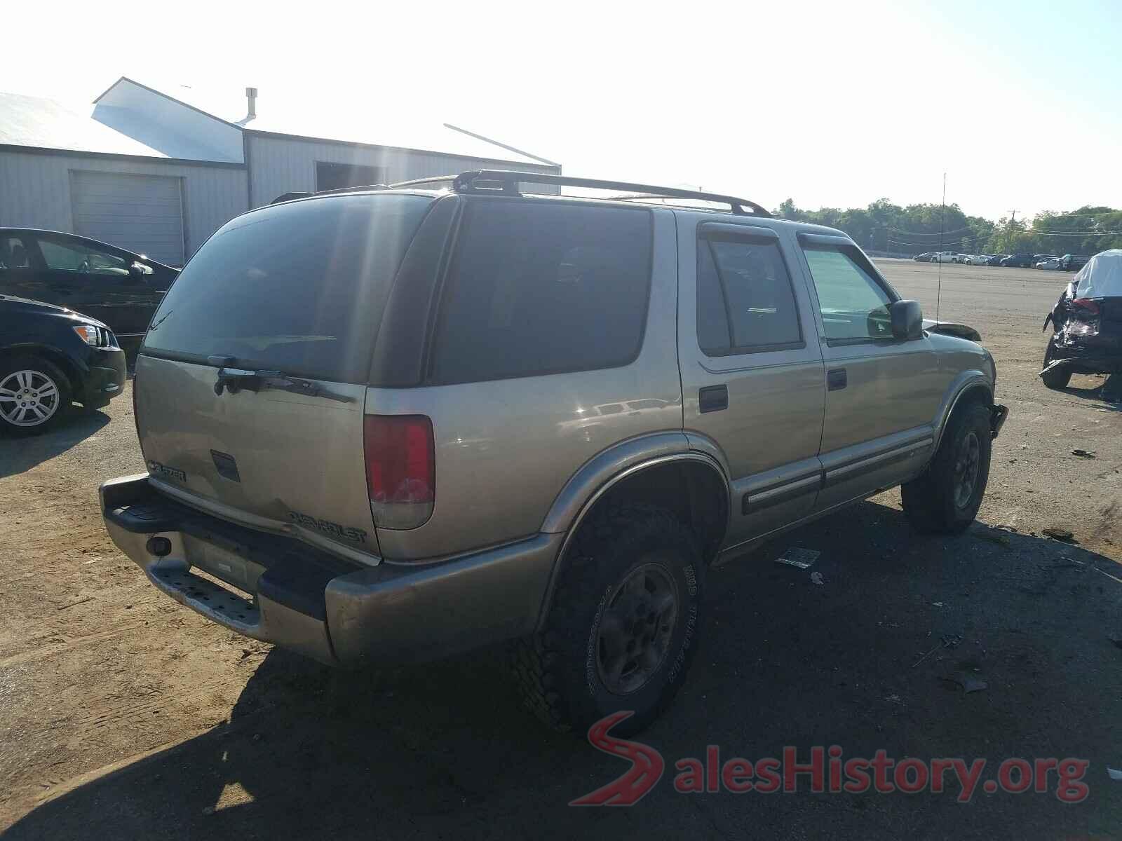 1GNDT13W7Y2321605 2000 CHEVROLET BLAZER