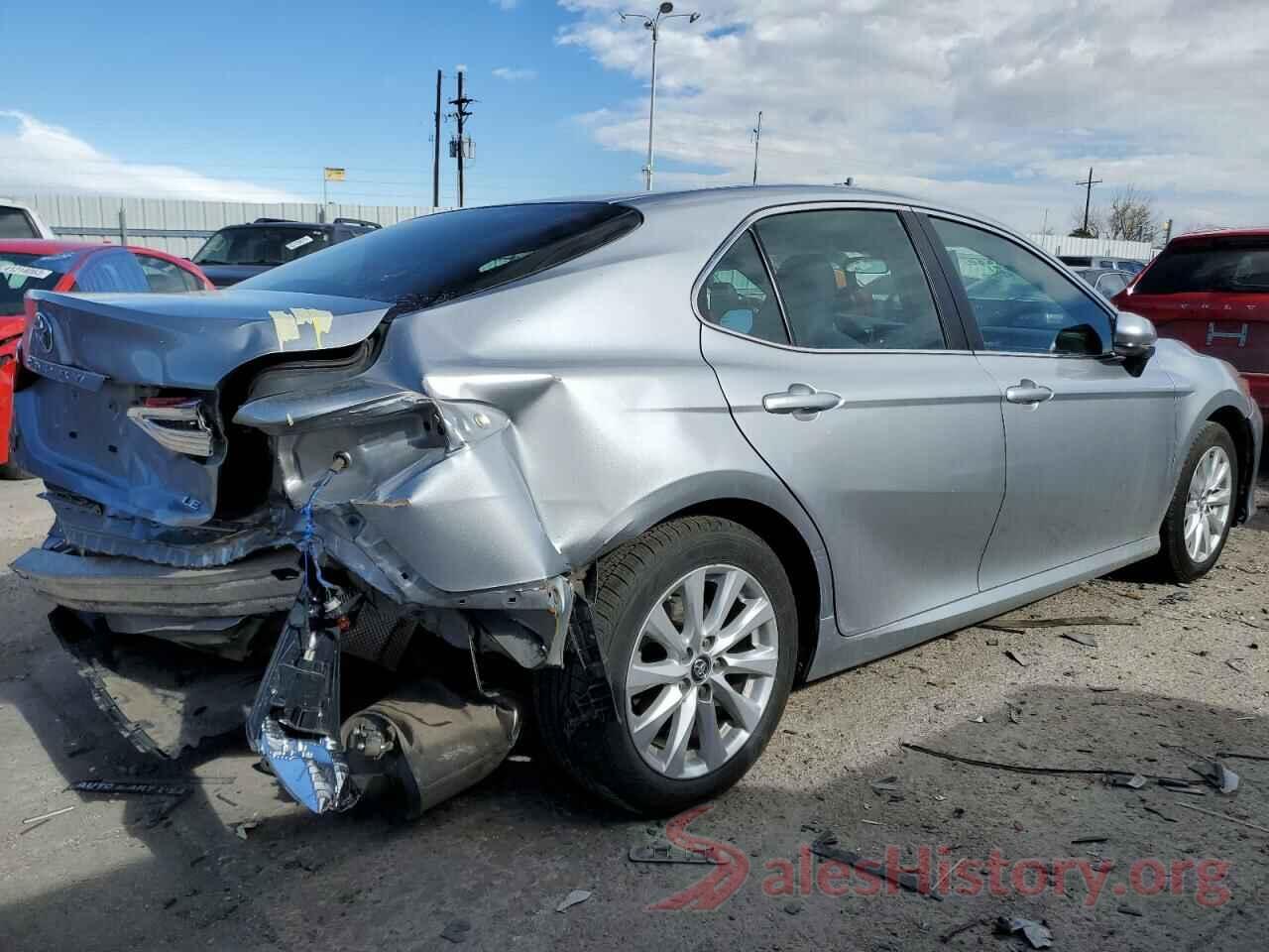 4T1B11HK1JU084563 2018 TOYOTA CAMRY