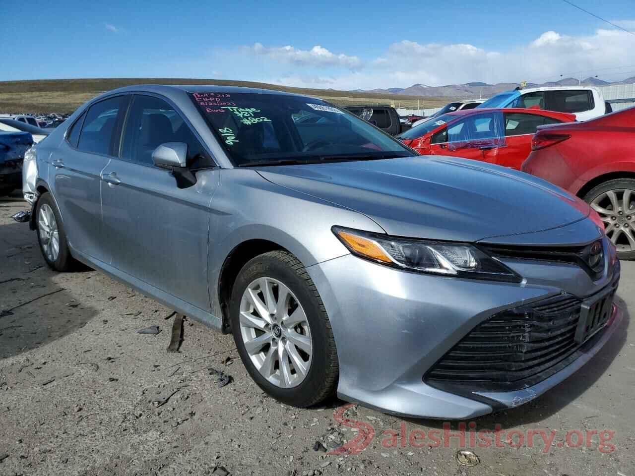 4T1B11HK1JU084563 2018 TOYOTA CAMRY