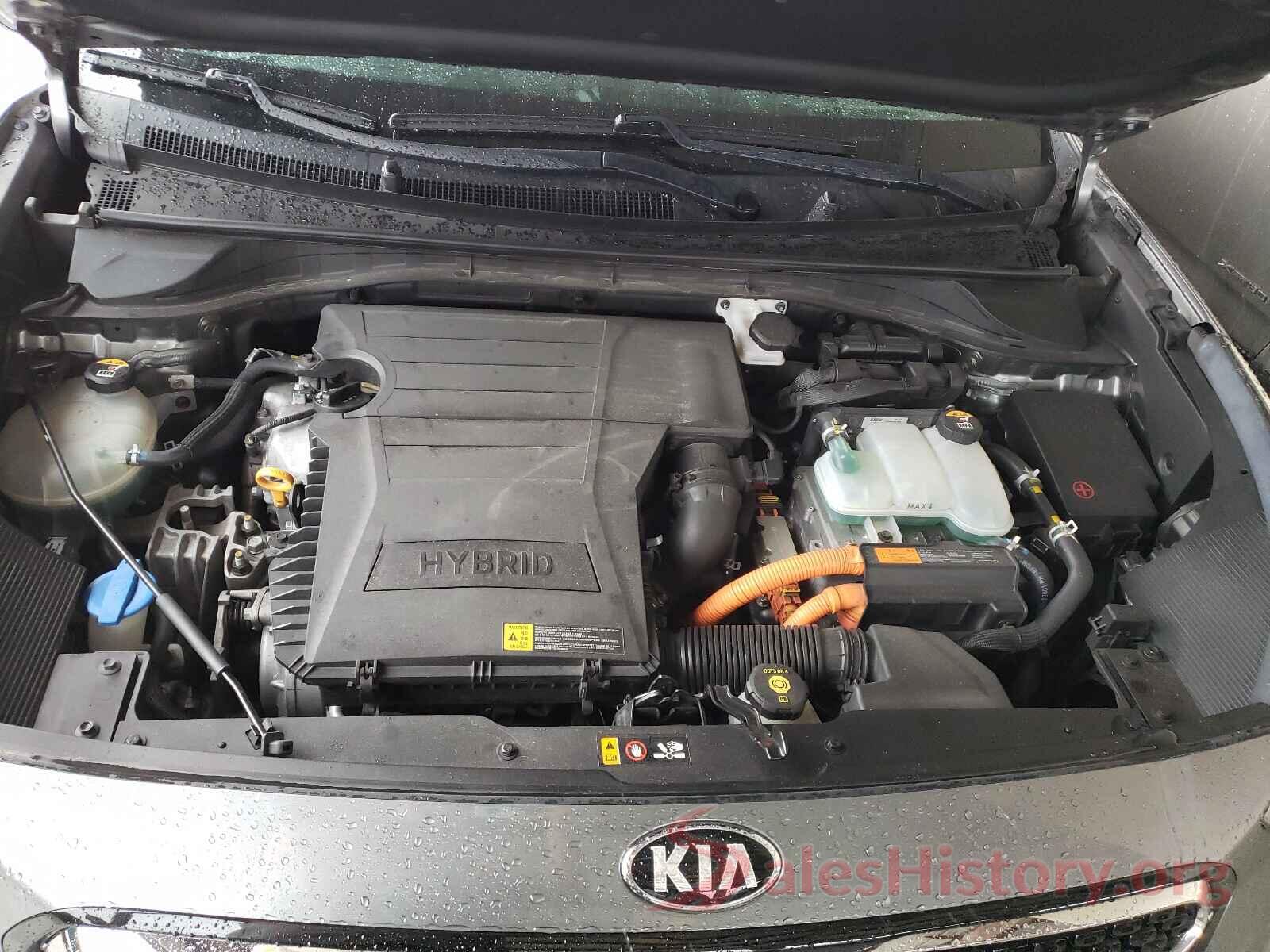 KNDCE3LC7H5038071 2017 KIA NIRO