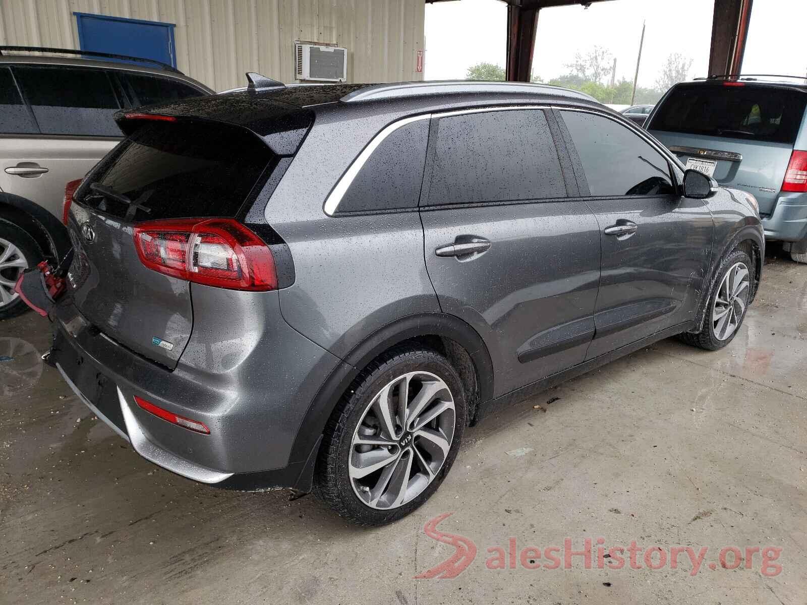 KNDCE3LC7H5038071 2017 KIA NIRO