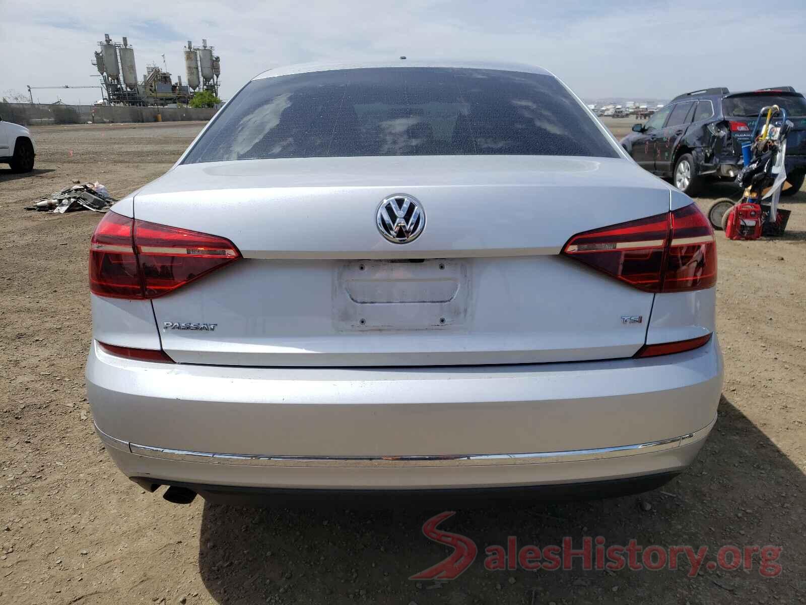 1VWAA7A32JC030598 2018 VOLKSWAGEN PASSAT