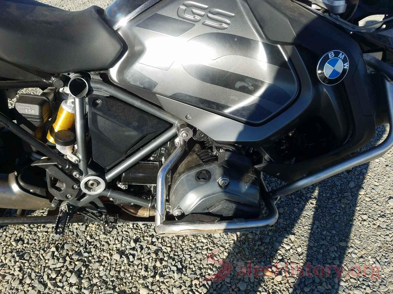 WB10A1201JZ967968 2018 BMW R