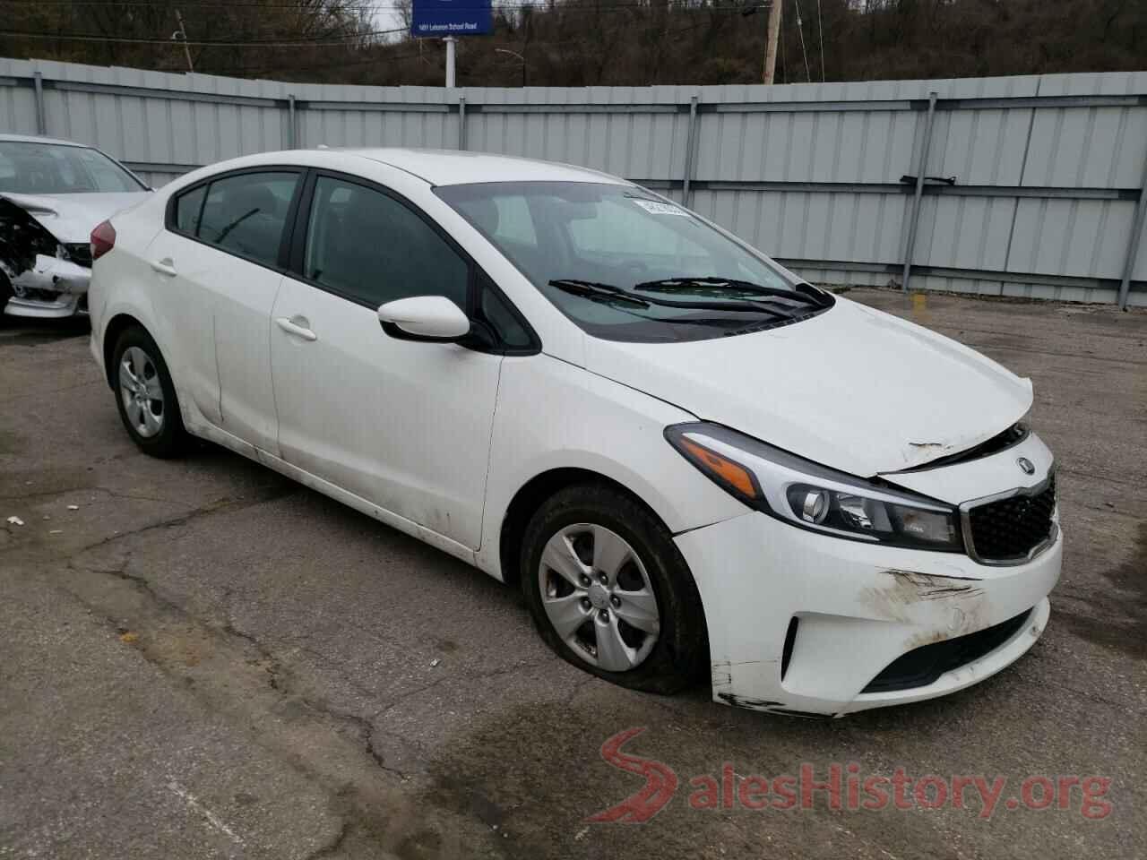 3KPFK4A7XJE205728 2018 KIA FORTE