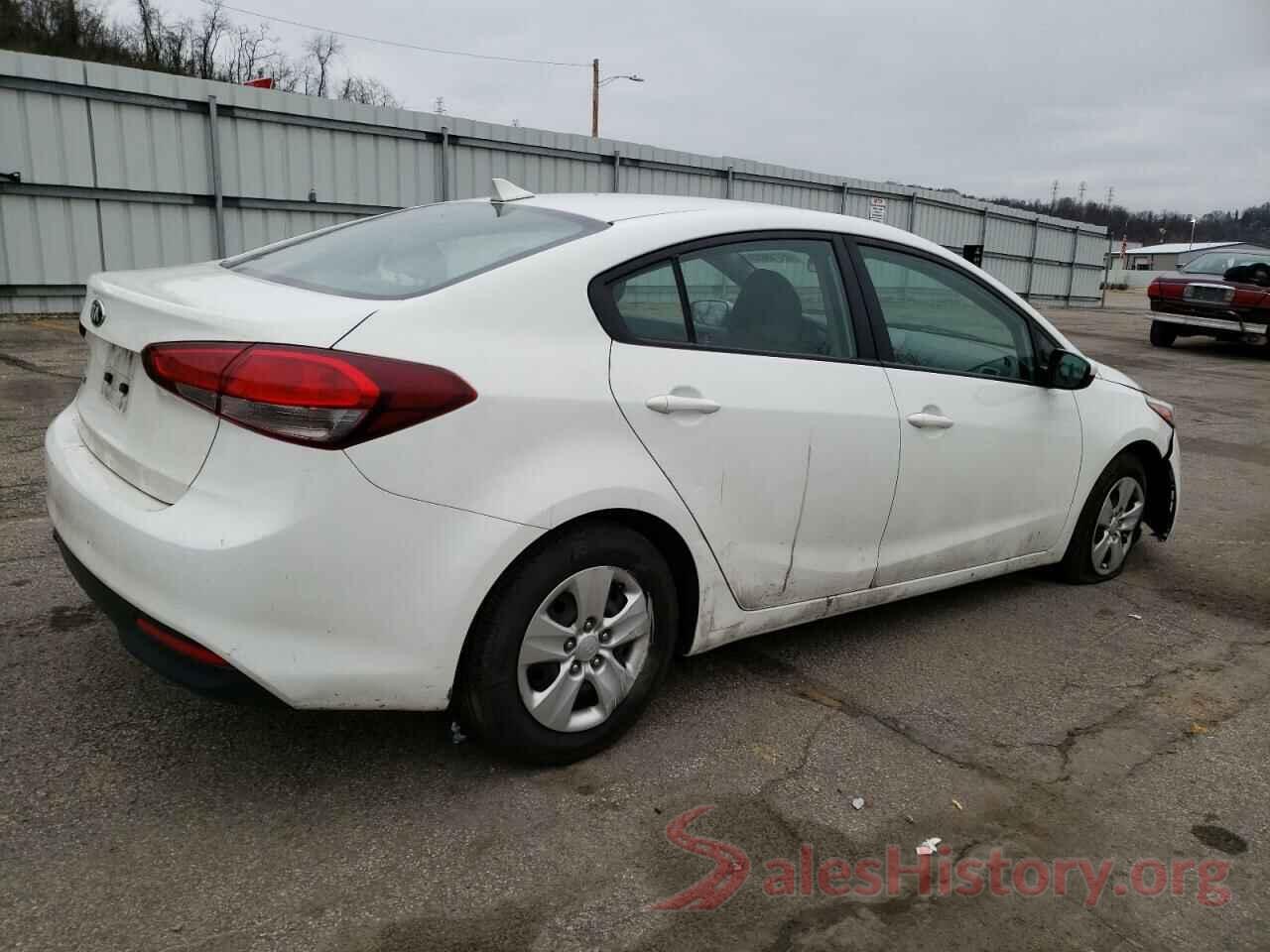 3KPFK4A7XJE205728 2018 KIA FORTE