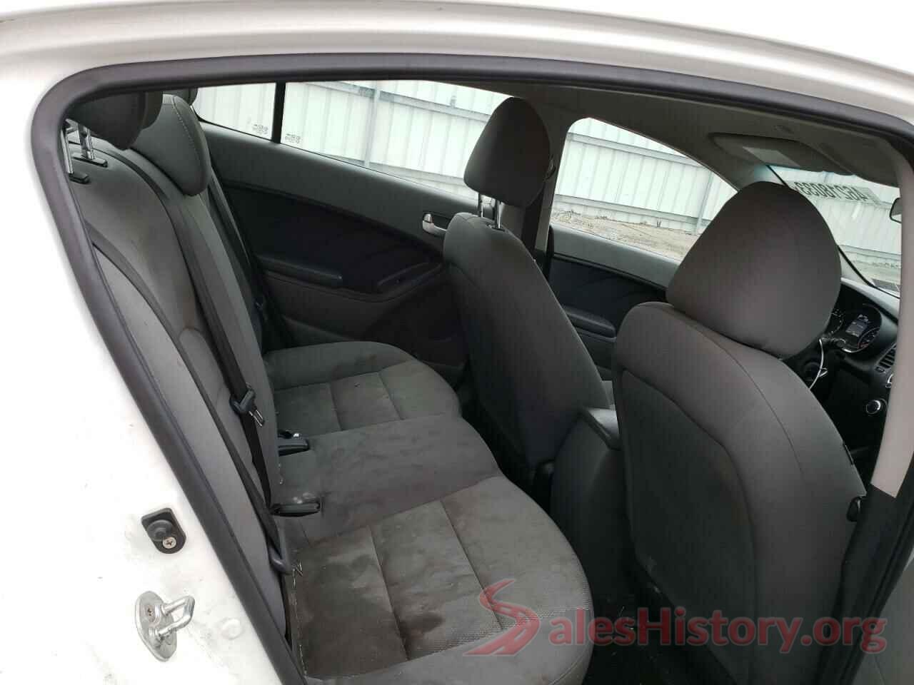 3KPFK4A7XJE205728 2018 KIA FORTE