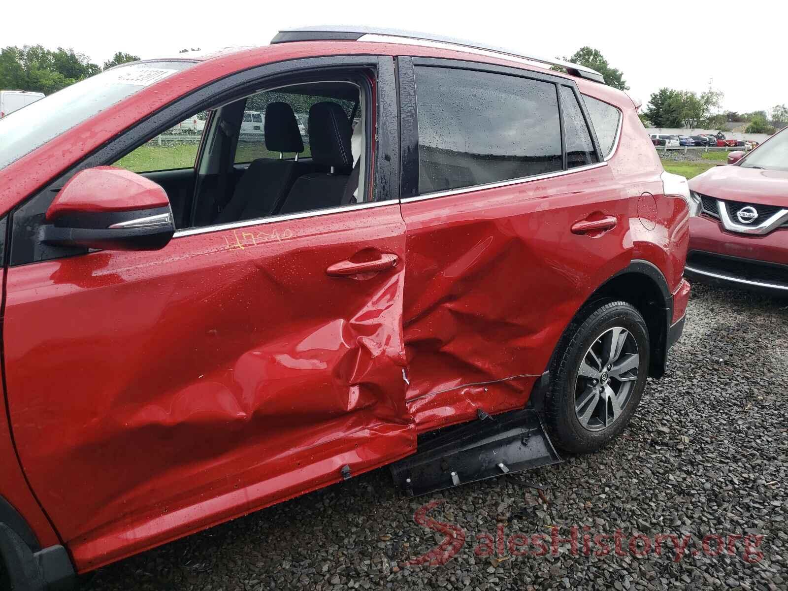 JTMRFREV4HJ167918 2017 TOYOTA RAV4