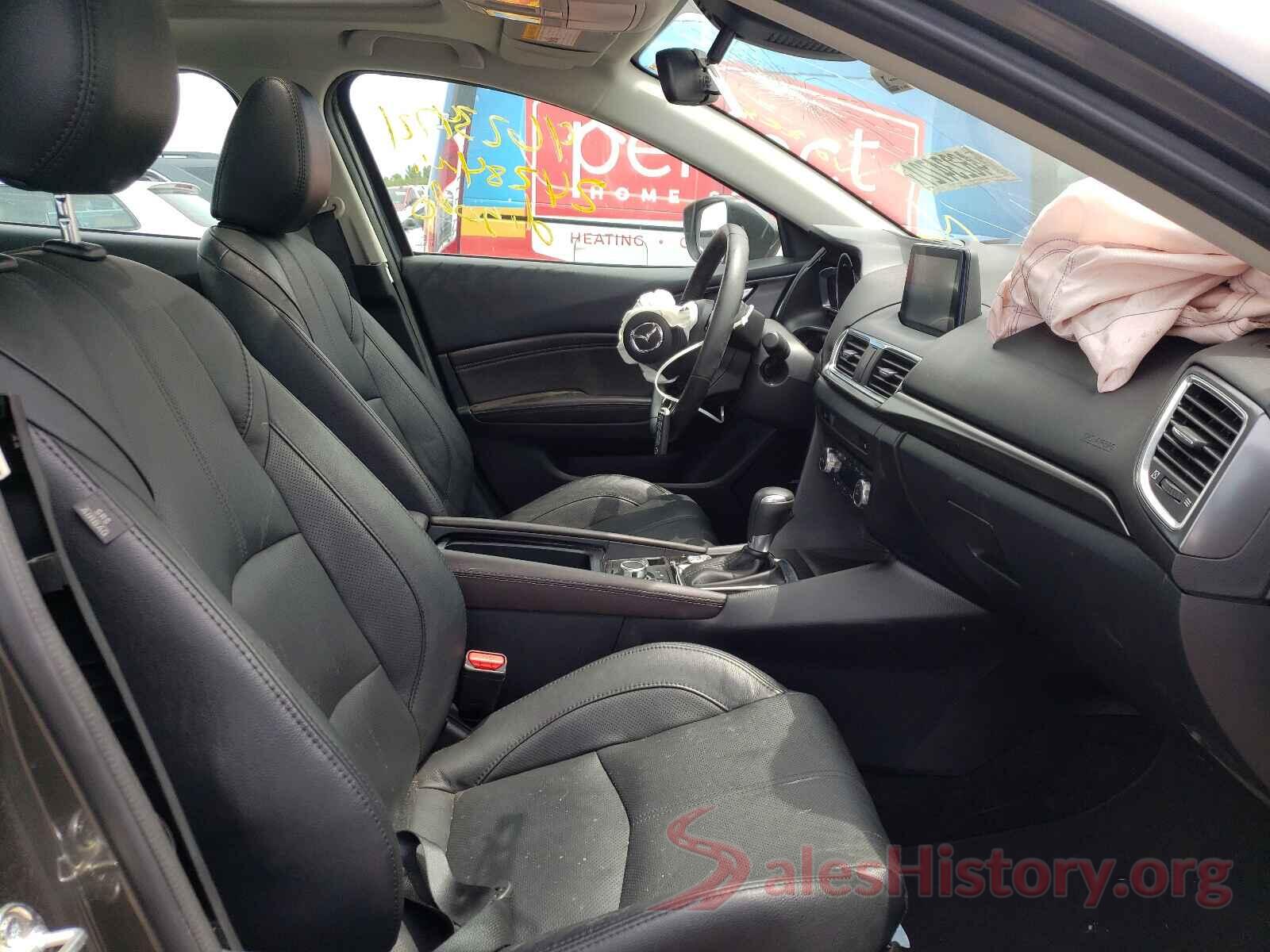 3MZBN1W3XJM264159 2018 MAZDA 3