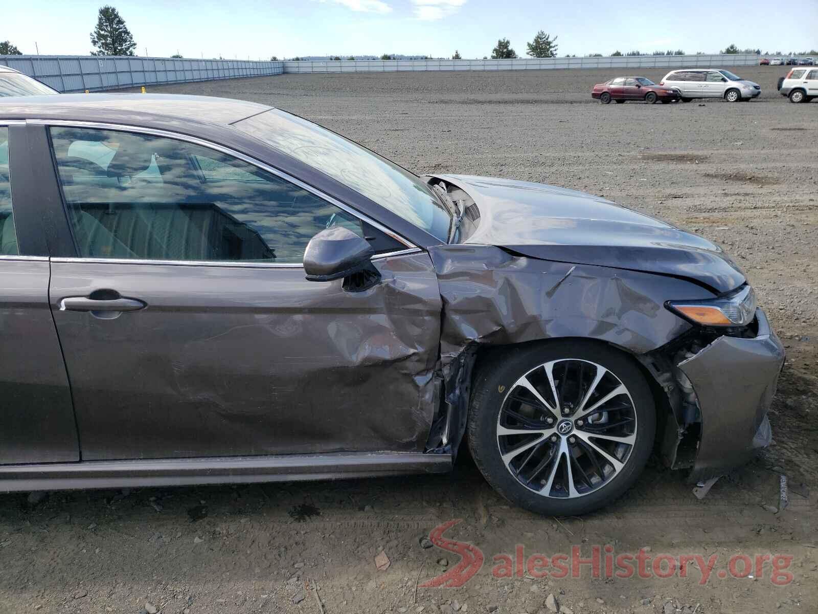 4T1B11HK0JU642175 2018 TOYOTA CAMRY